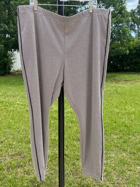 NWT HUE skimmer pants